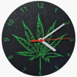 reloj de pared de marihuana